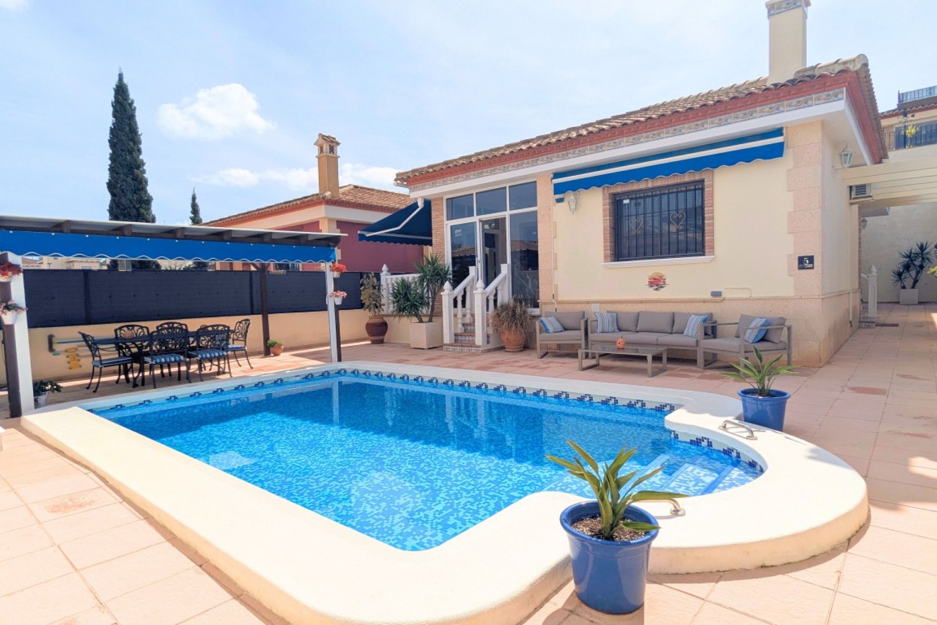Revente - Villa -
Bigastro - Inland