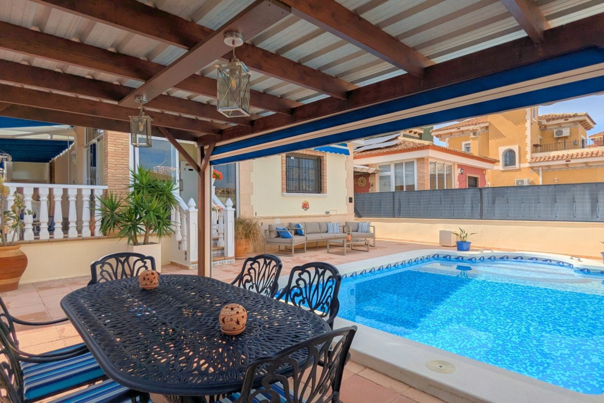 Revente - Villa -
Bigastro - Inland