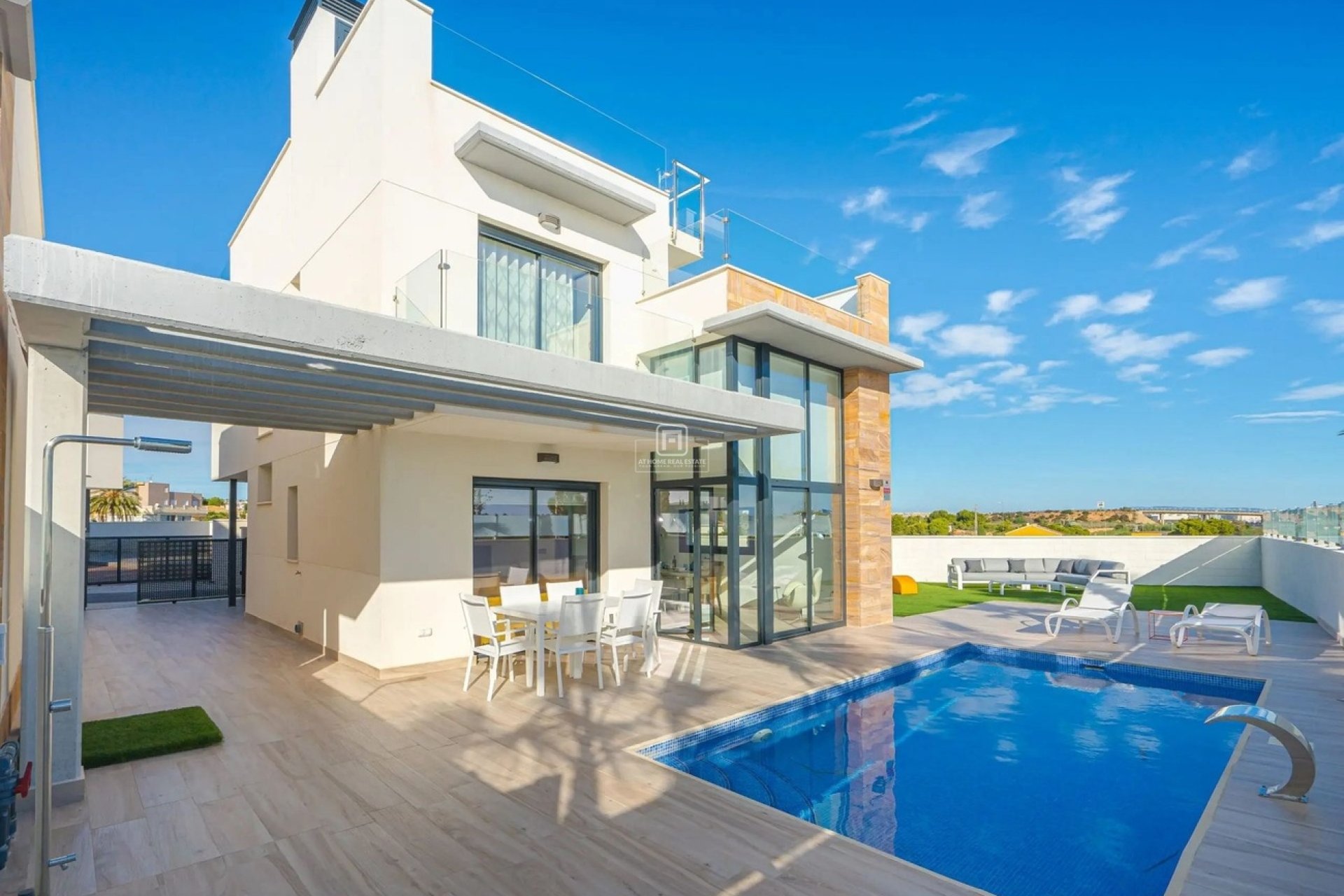 Revente - Villa -
Cabo Roig - Costa Blanca