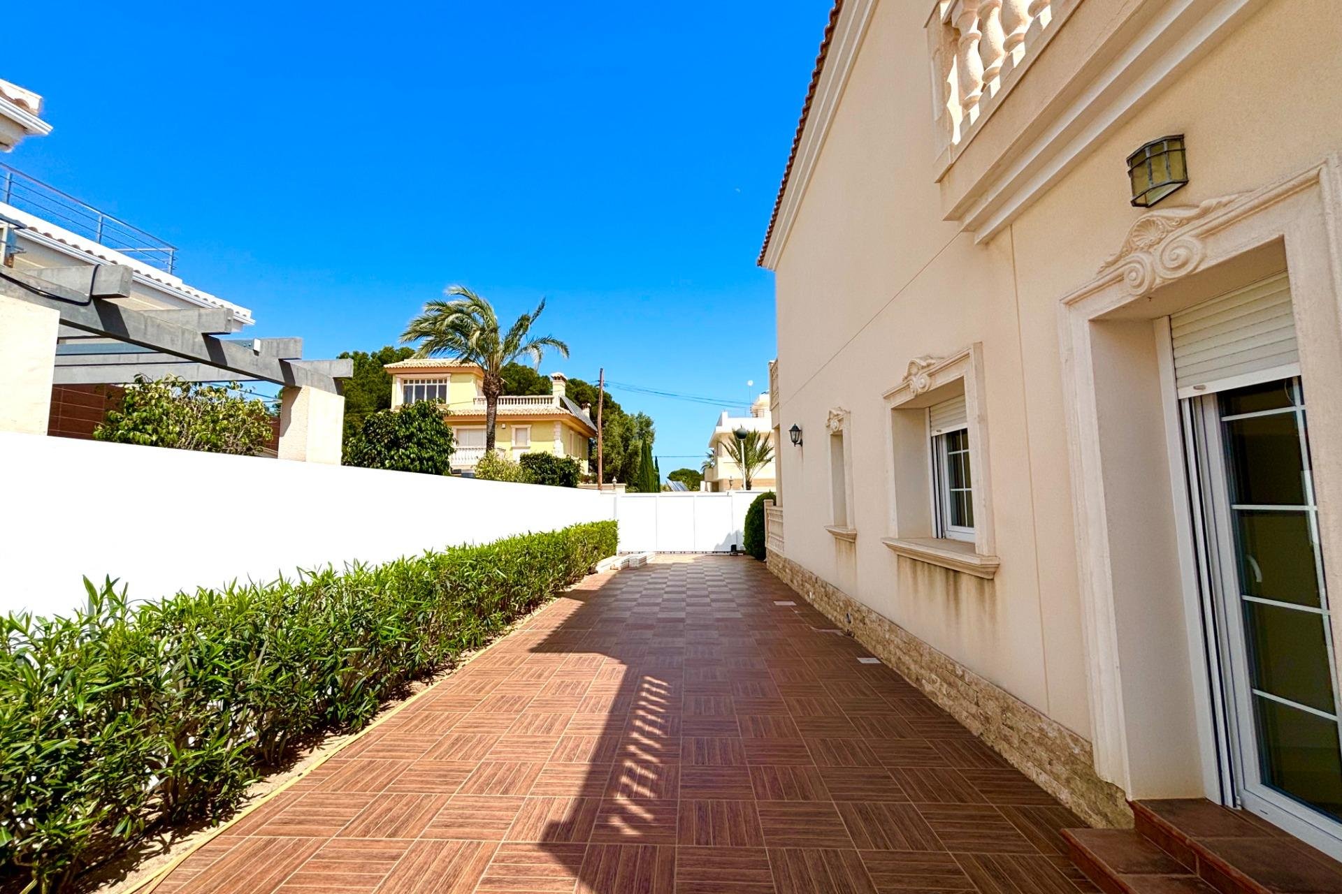 Revente - Villa -
Cabo Roig - Costa Blanca