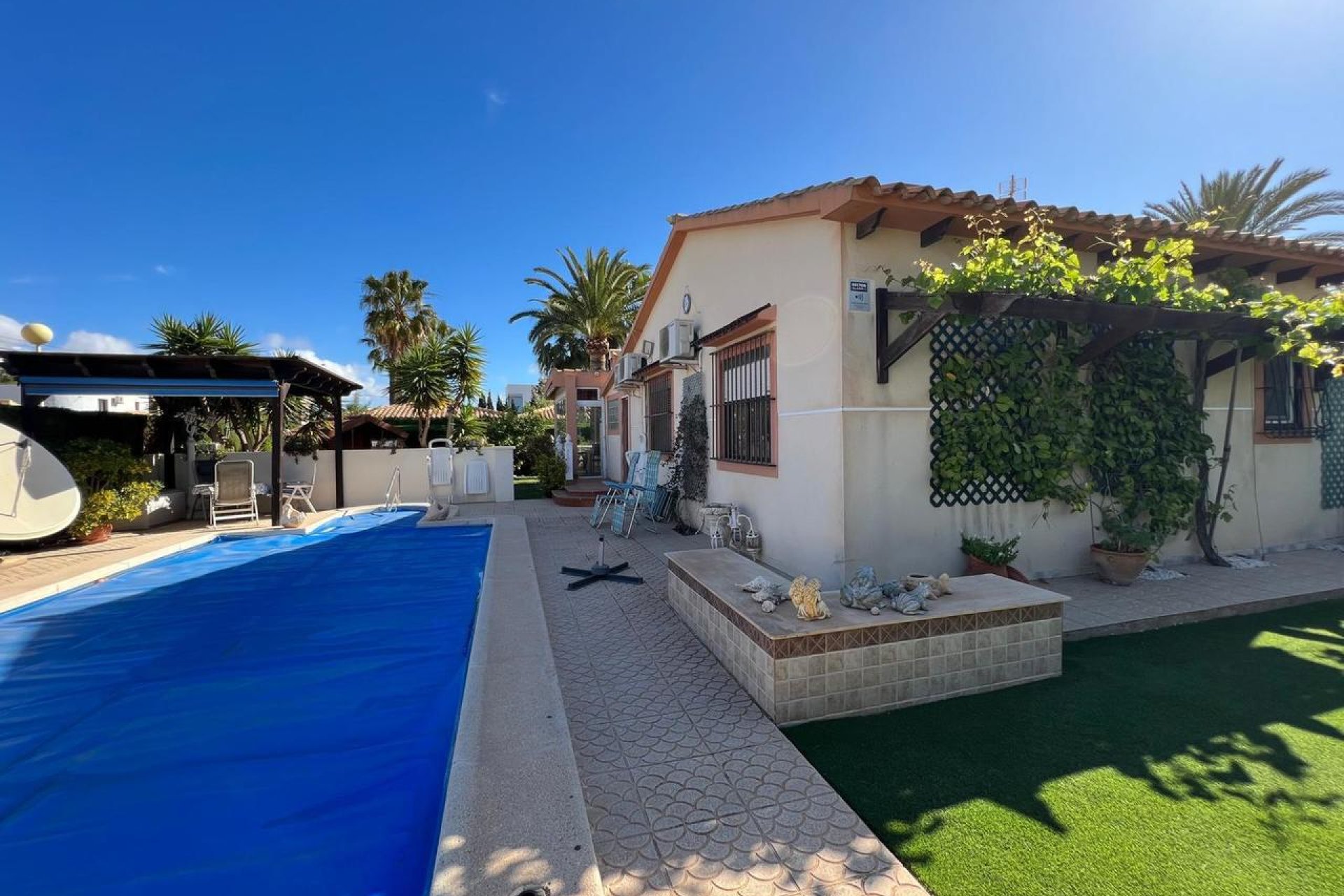Revente - Villa -
Cabo Roig - Costa Blanca