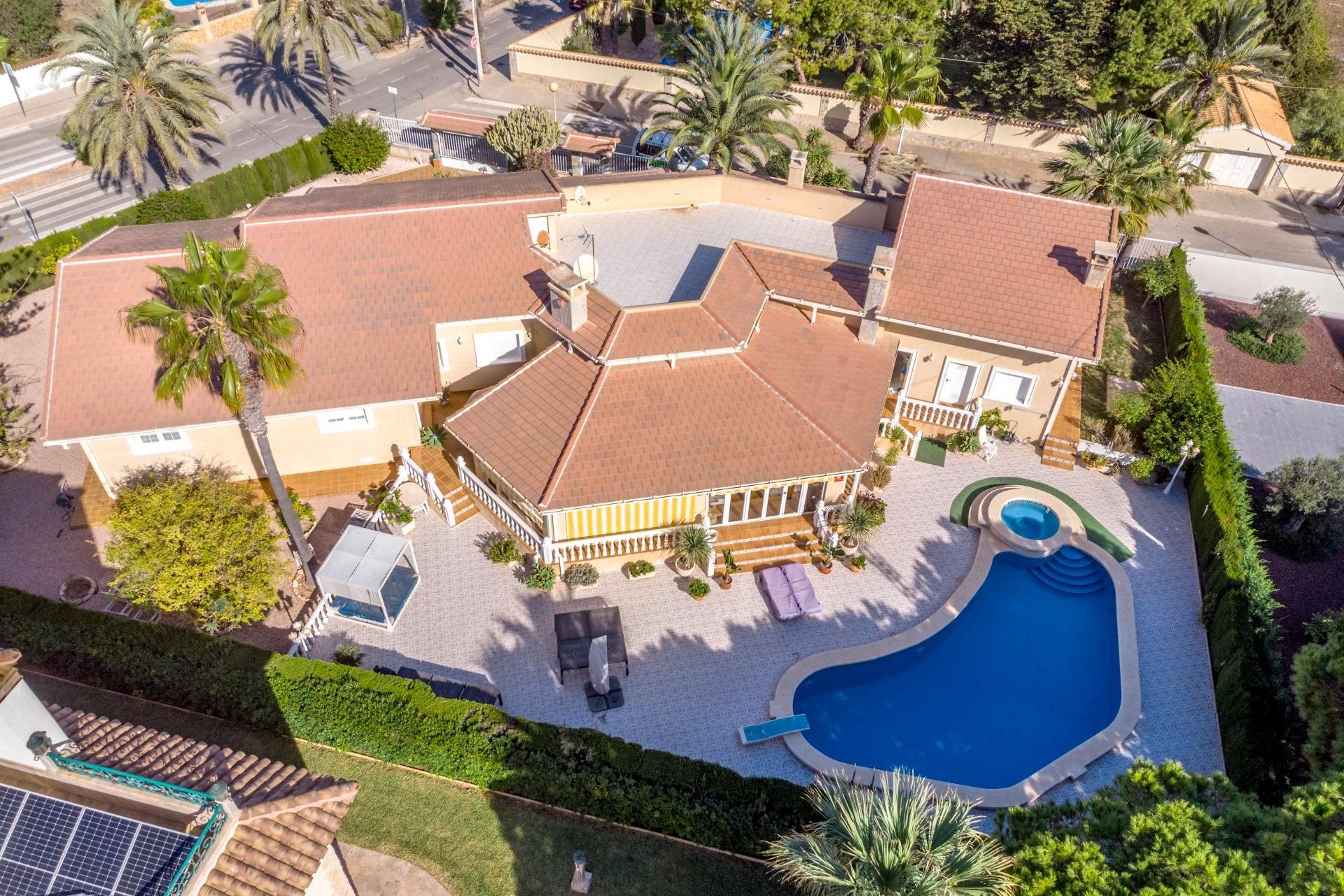 Revente - Villa -
Cabo Roig - Muy Cerca De La Playa