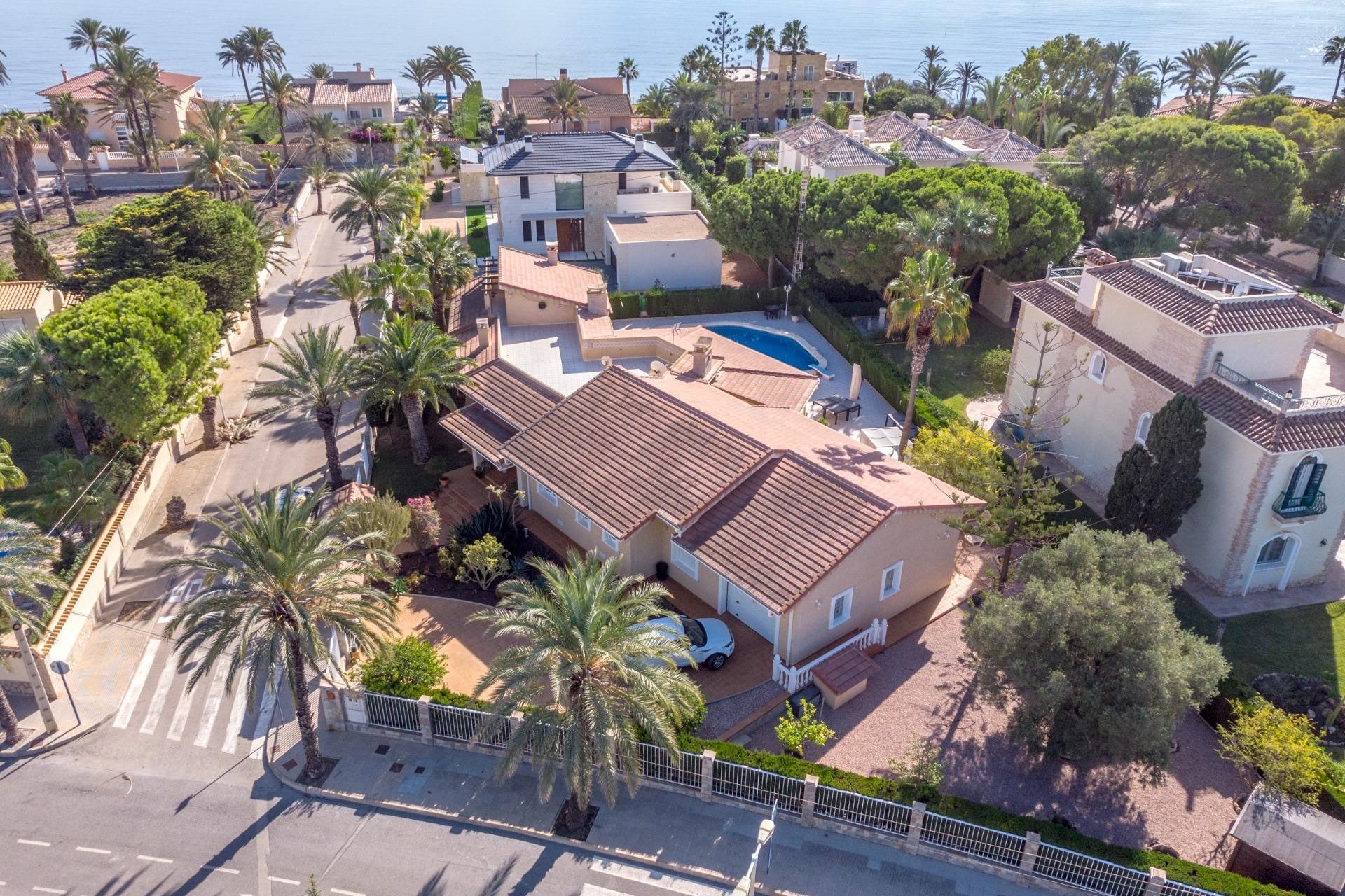 Revente - Villa -
Cabo Roig - Muy Cerca De La Playa