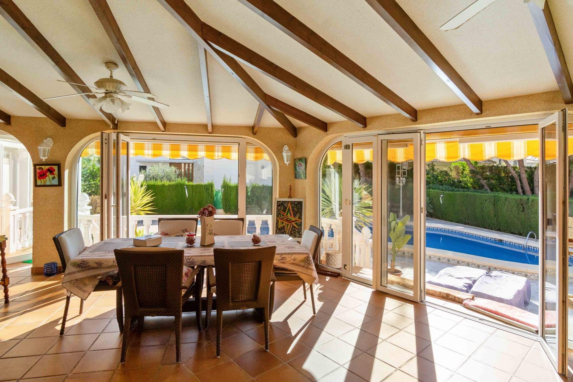 Revente - Villa -
Cabo Roig - Muy Cerca De La Playa
