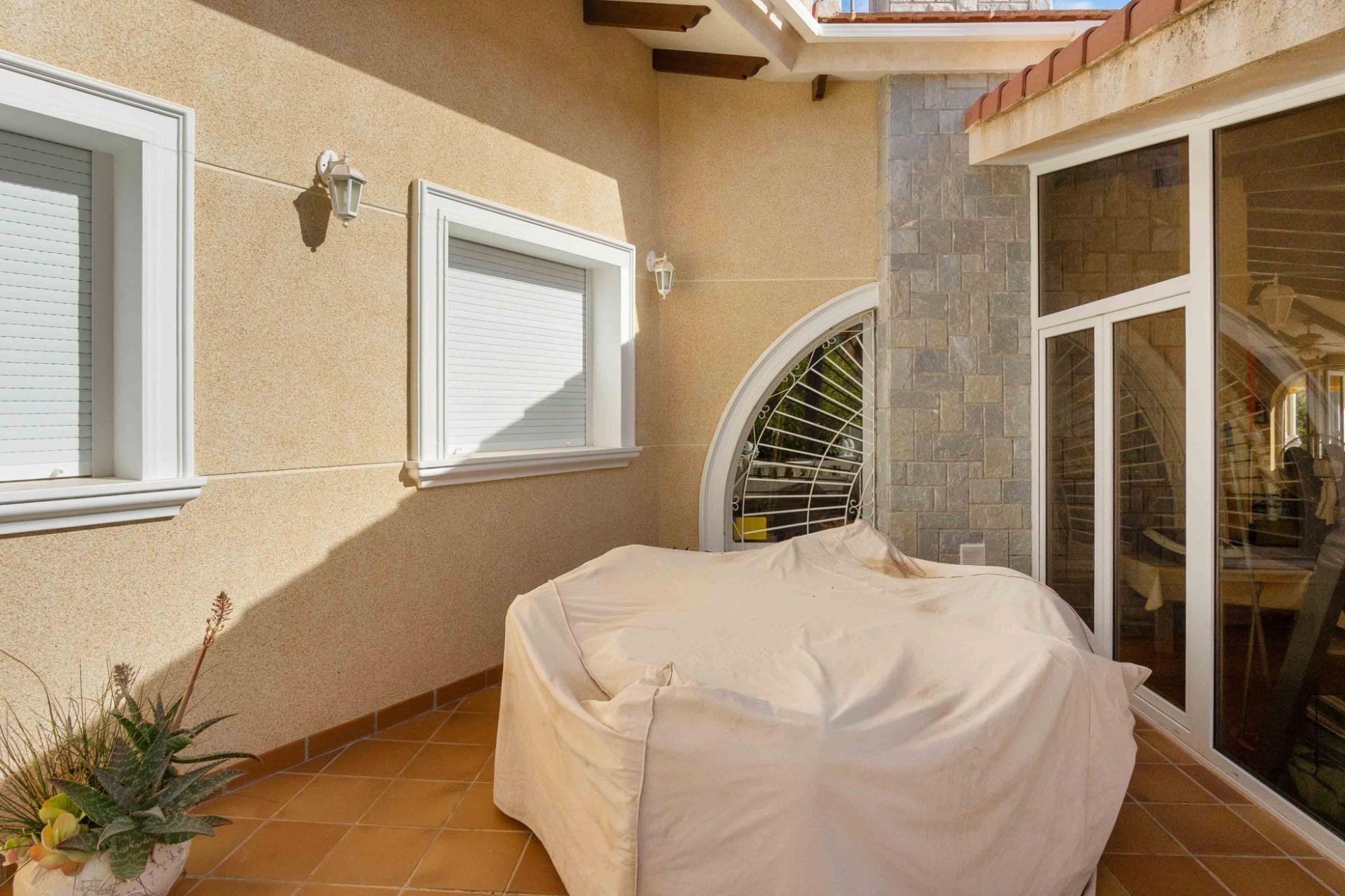 Revente - Villa -
Cabo Roig - Muy Cerca De La Playa