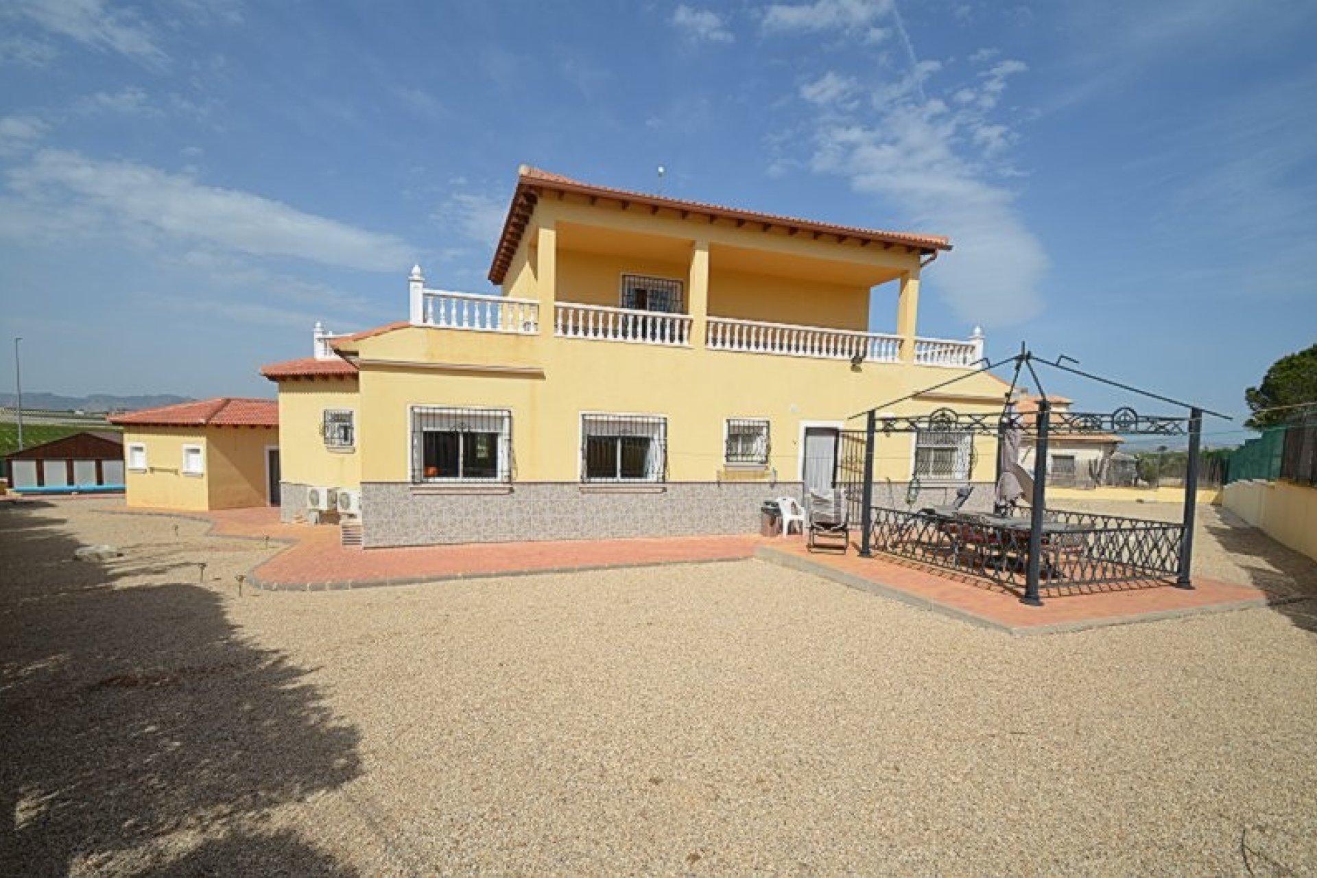 Revente - Villa -
Campos del Río - Inland