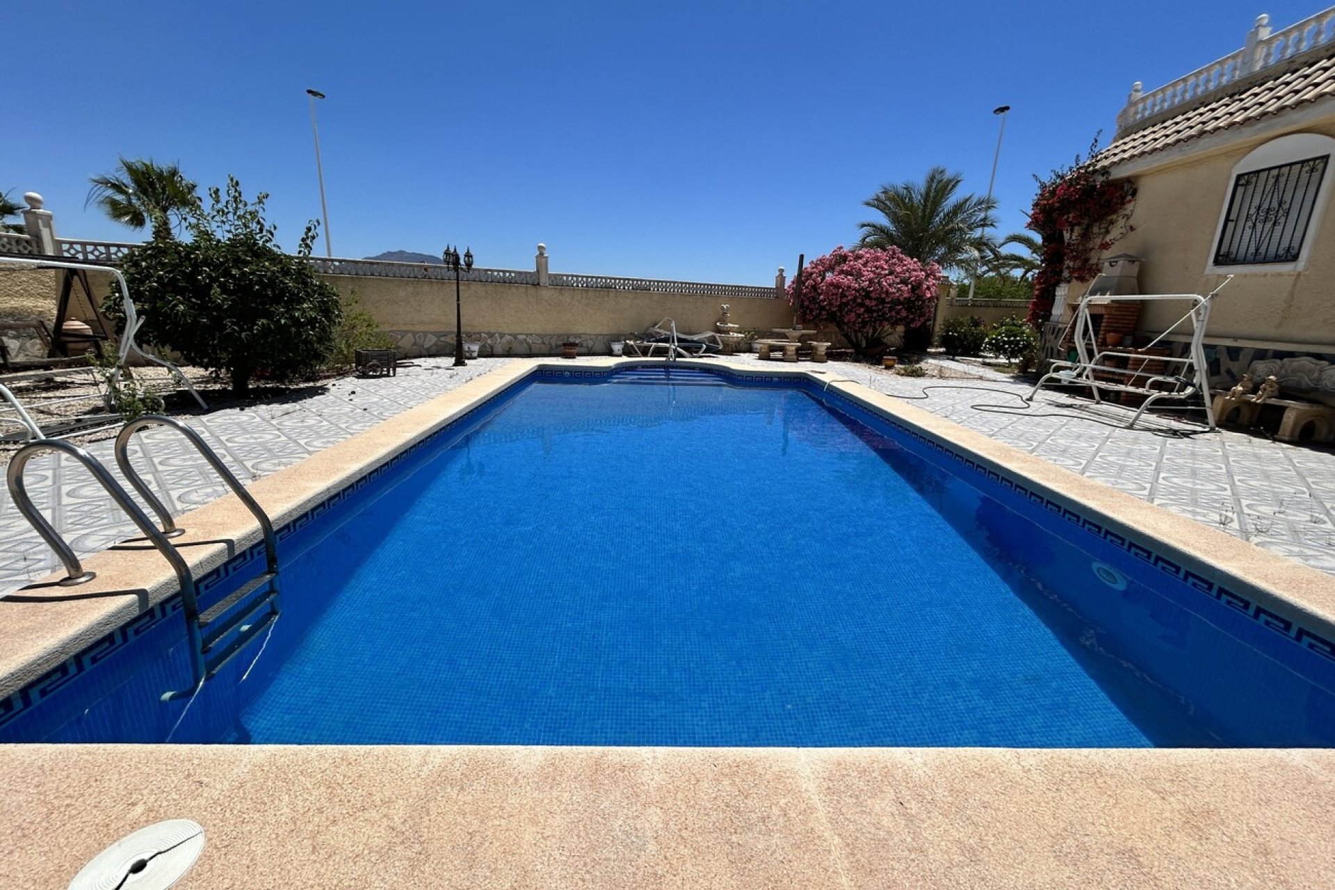 Revente - Villa -
Camposol - Inland