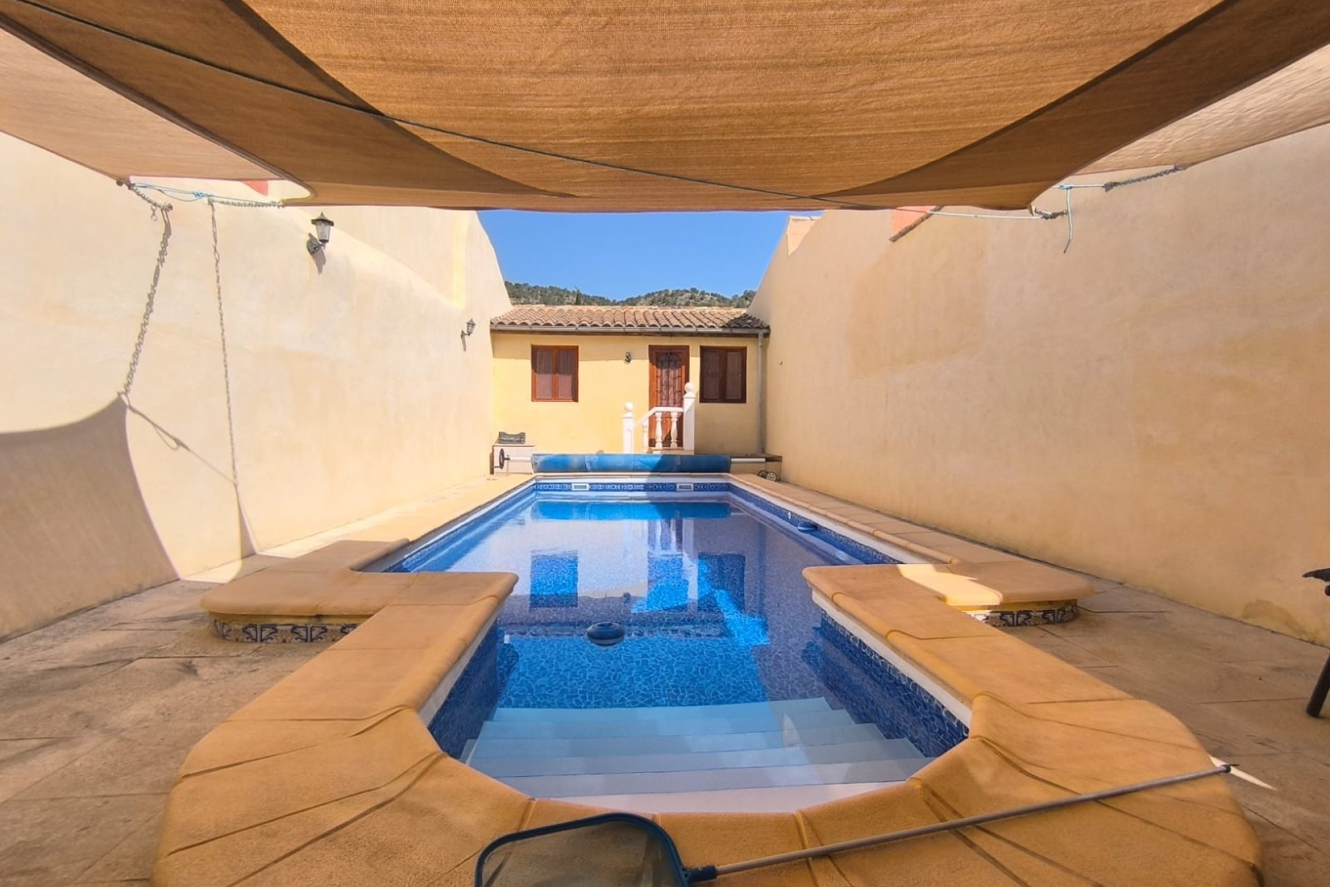 Revente - Villa -
Chinorlet - Inland