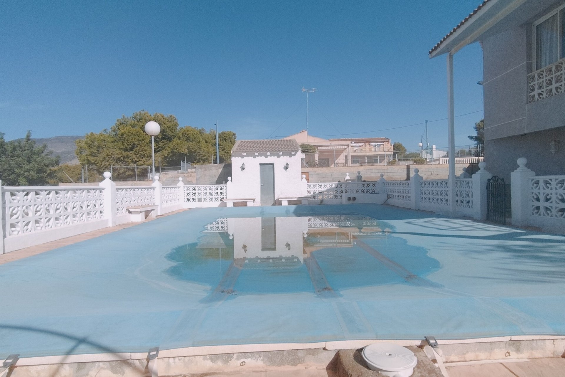 Revente - Villa -
Crevillent - Inland