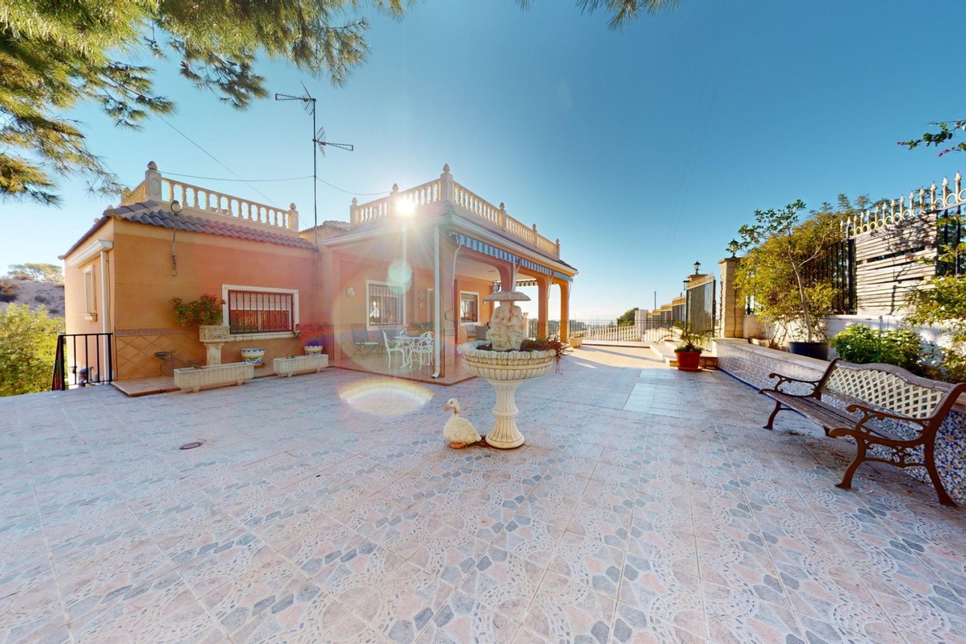 Revente - Villa -
Crevillent - Inland