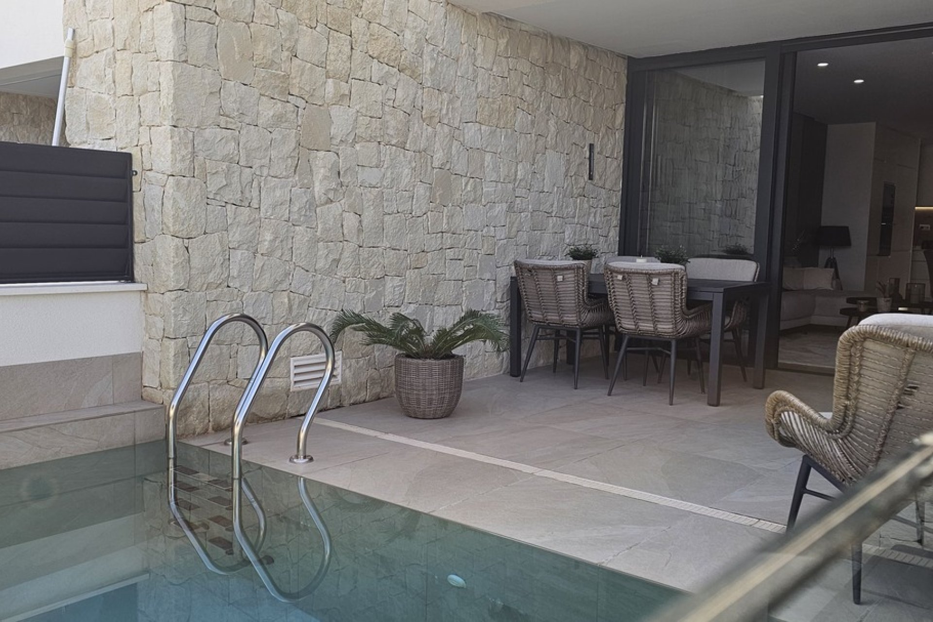 Revente - Villa -
Dolores - Sector 4