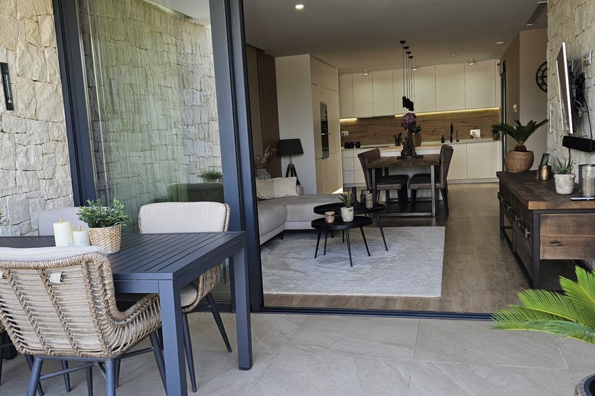 Revente - Villa -
Dolores - Sector 4