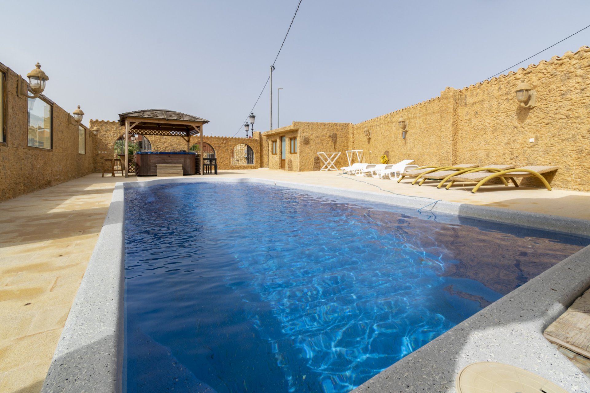 Revente - Villa -
El Beal - Inland