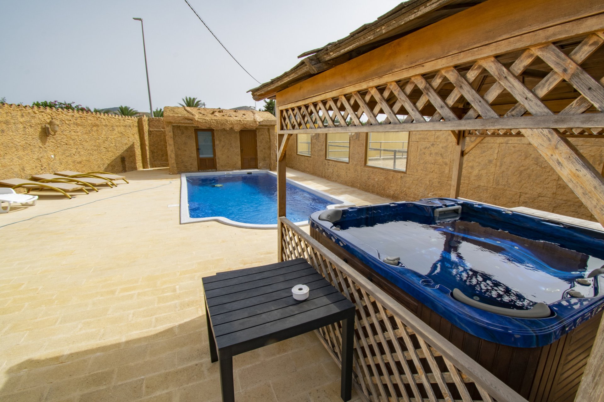 Revente - Villa -
El Beal - Inland