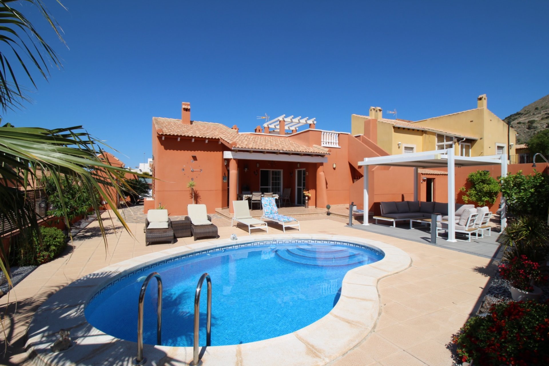 Revente - Villa -
Fortuna - Inland