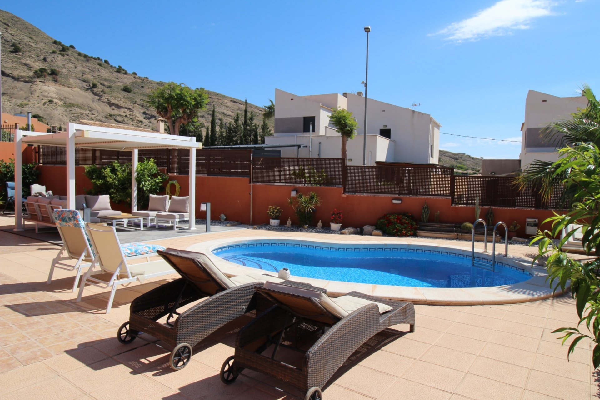 Revente - Villa -
Fortuna - Inland