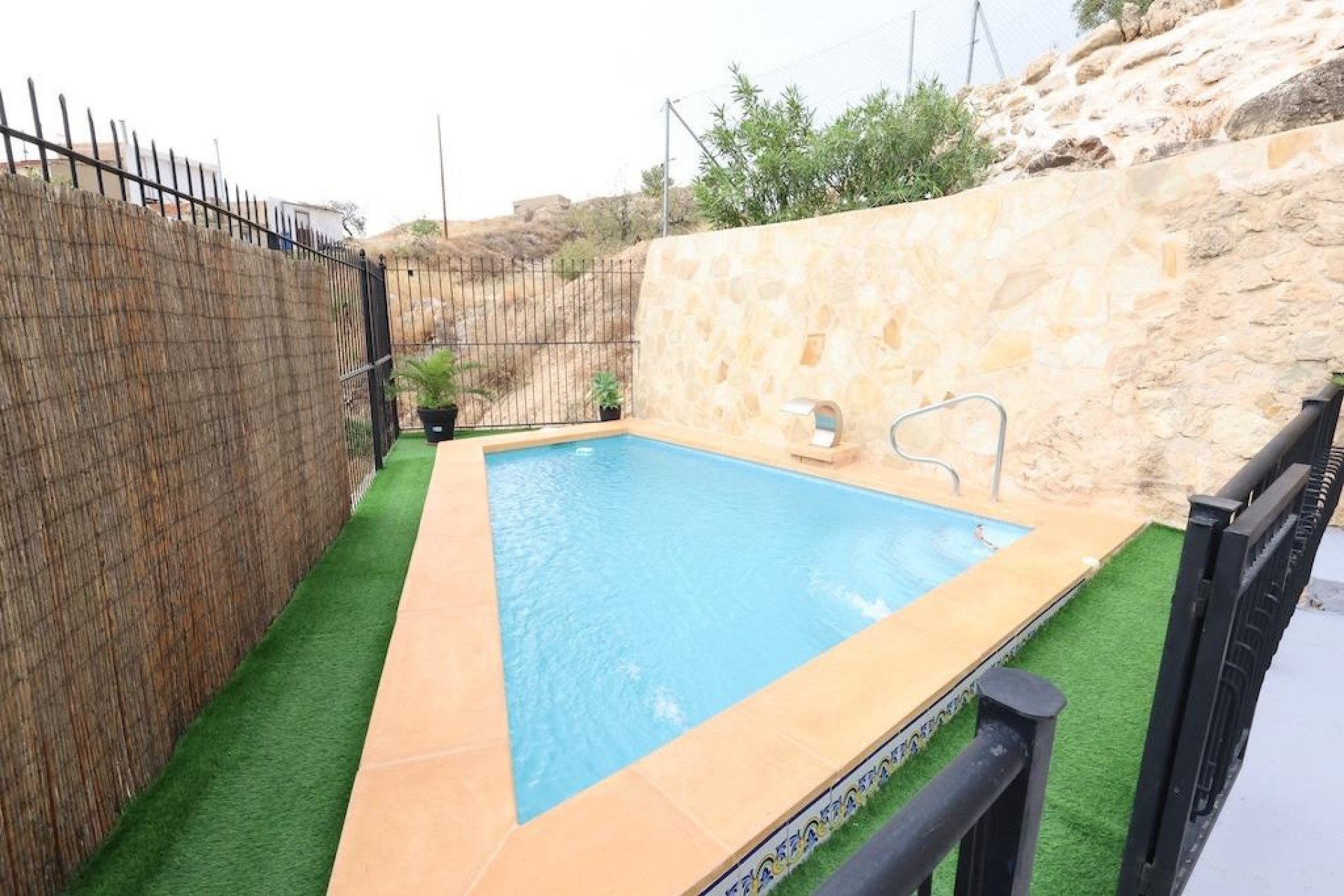 Revente - Villa -
Fortuna - Inland