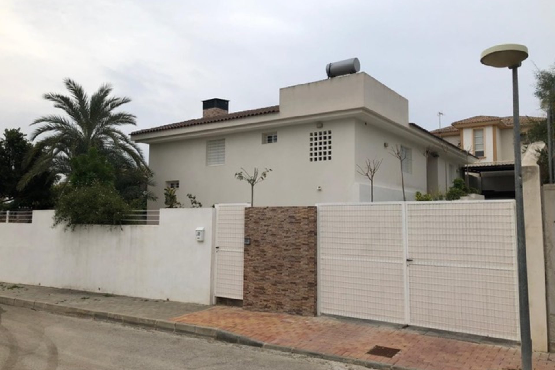 Revente - Villa -
Fortuna - Inland