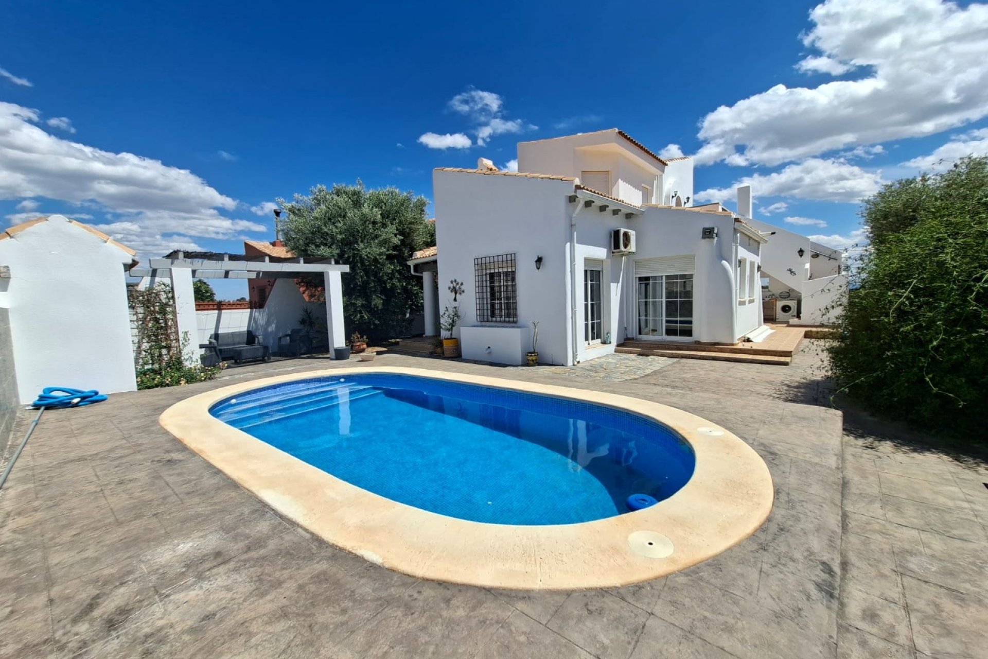 Revente - Villa -
Fortuna - Inland