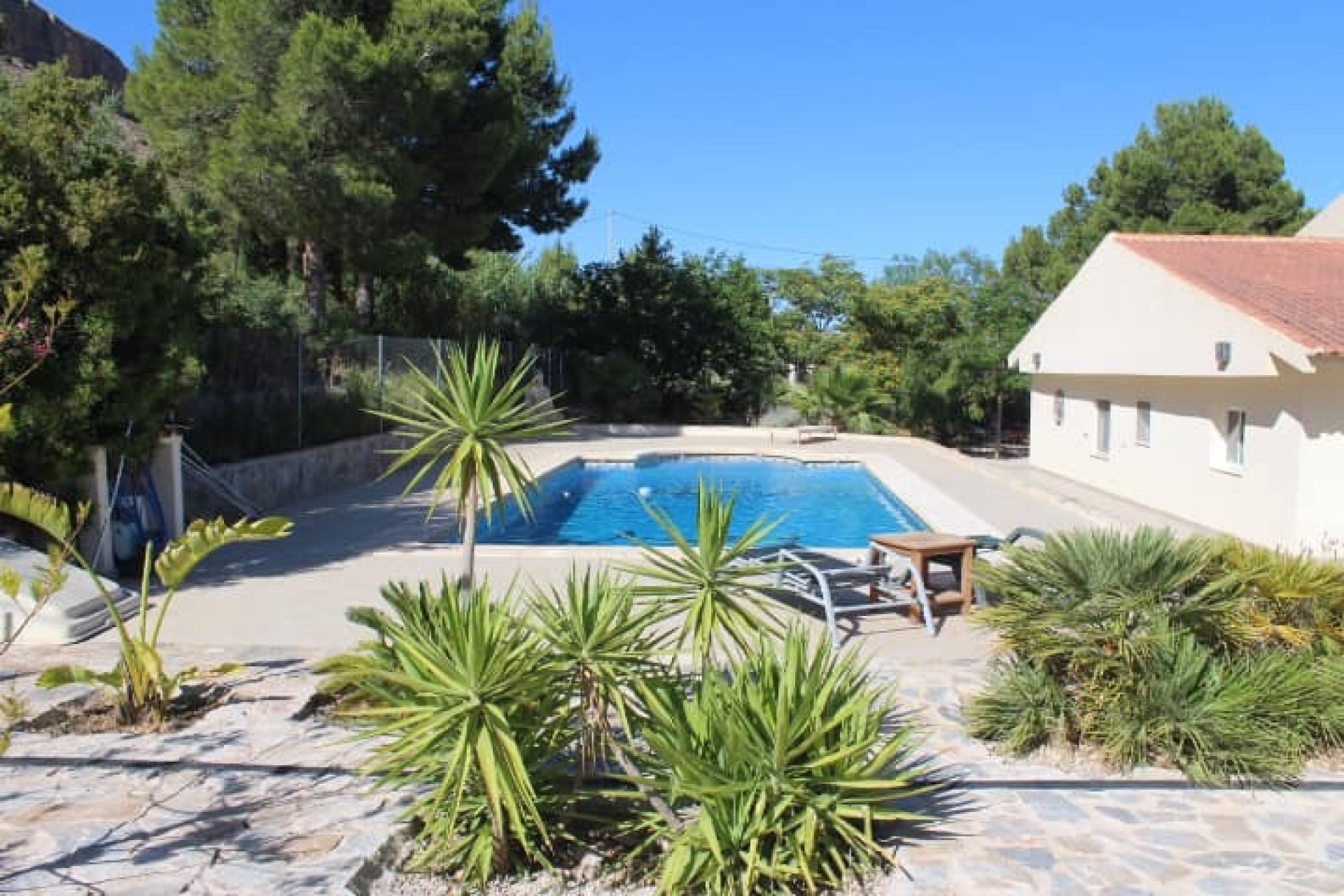 Revente - Villa -
Hondón de las Nieves - Inland