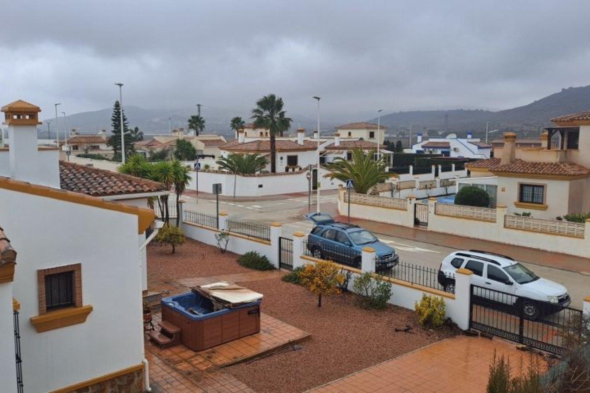 Revente - Villa -
Hondón de las Nieves - Inland
