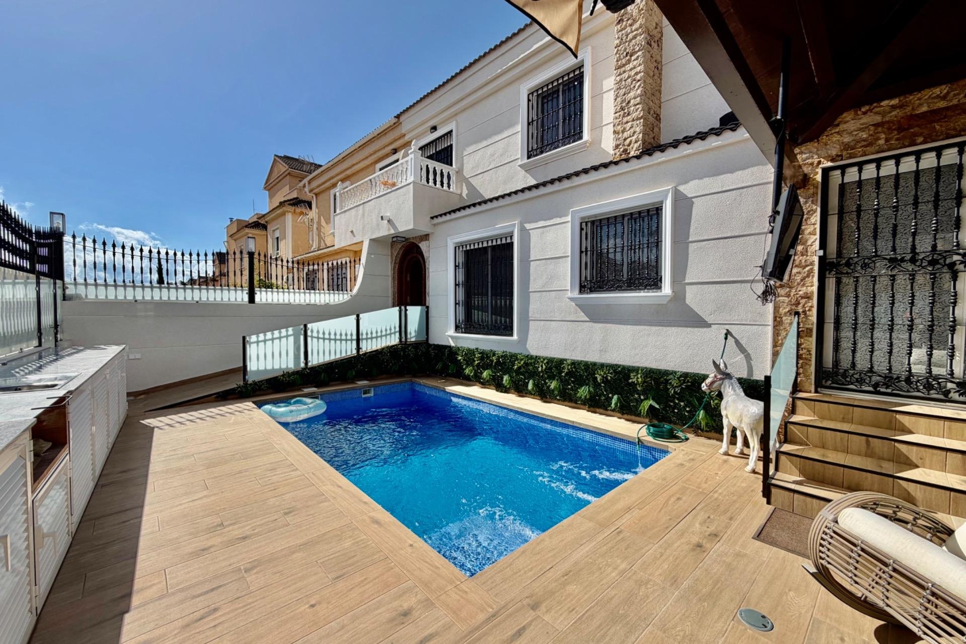 Revente - Villa / Jumelée -
Orihuela Costa - La Zenia