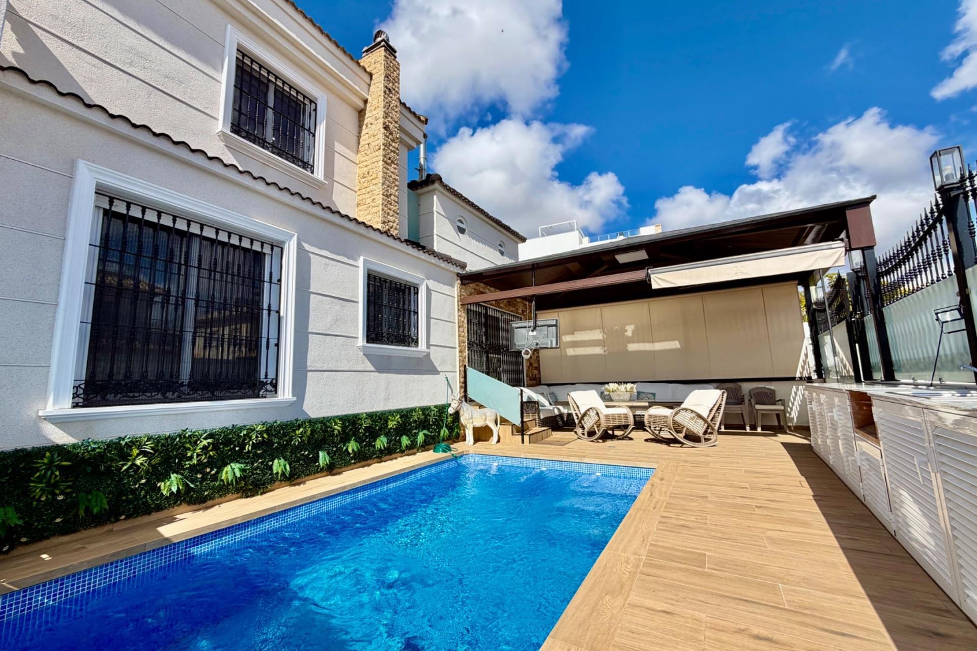 Revente - Villa / Jumelée -
Orihuela Costa - La Zenia