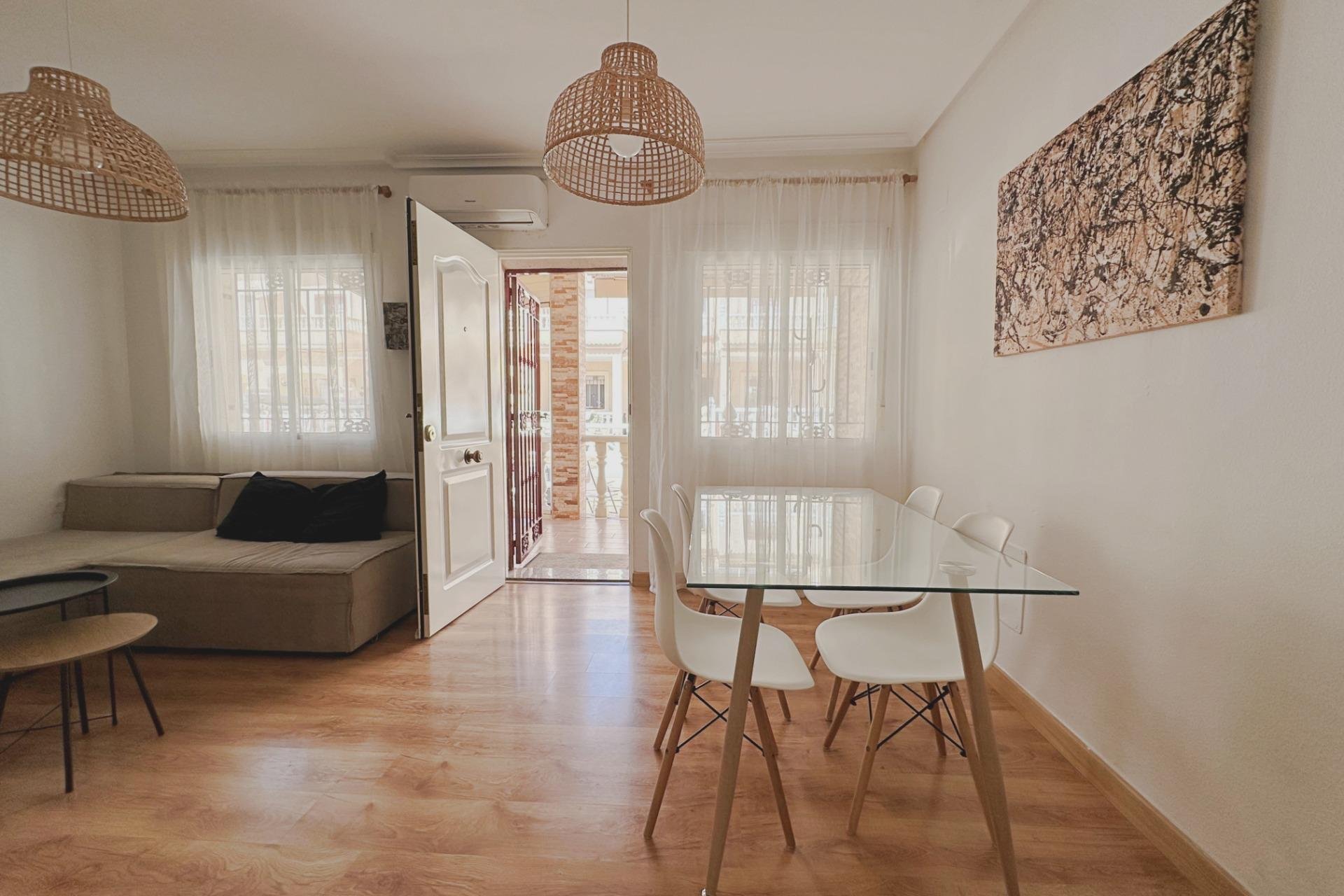 Revente - Villa / Jumelée -
Orihuela Costa - La Zenia