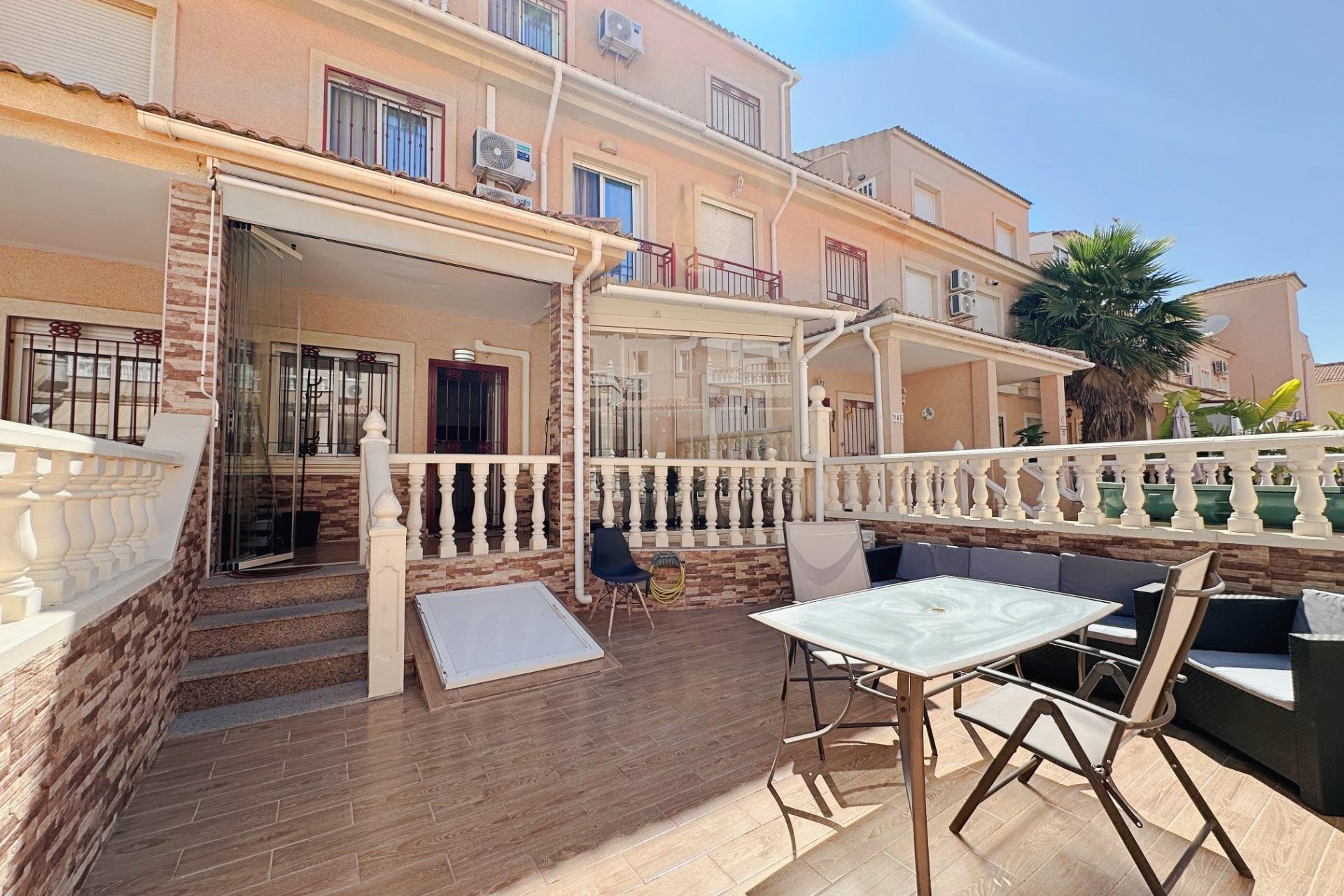Revente - Villa / Jumelée -
Orihuela Costa - La Zenia