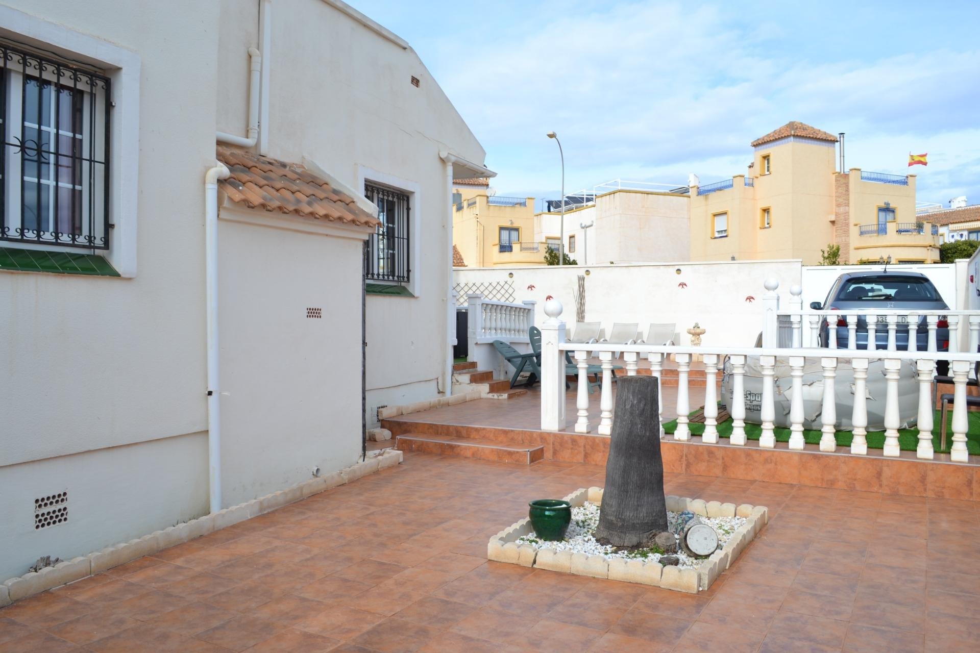Revente - Villa / Jumelée -
Orihuela Costa - La Zenia