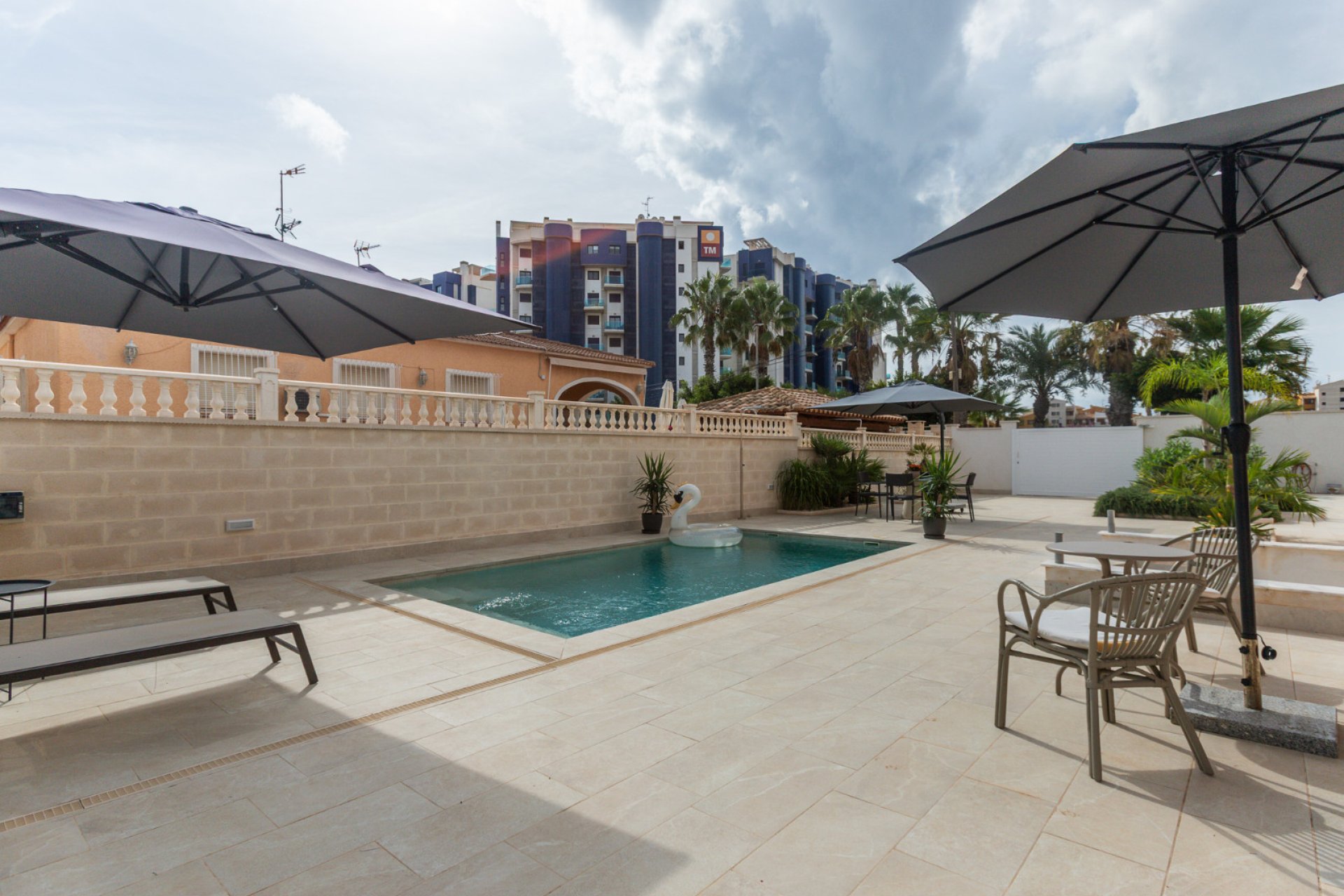 Revente - Villa / Jumelée -
Punta Prima - Costa Blanca