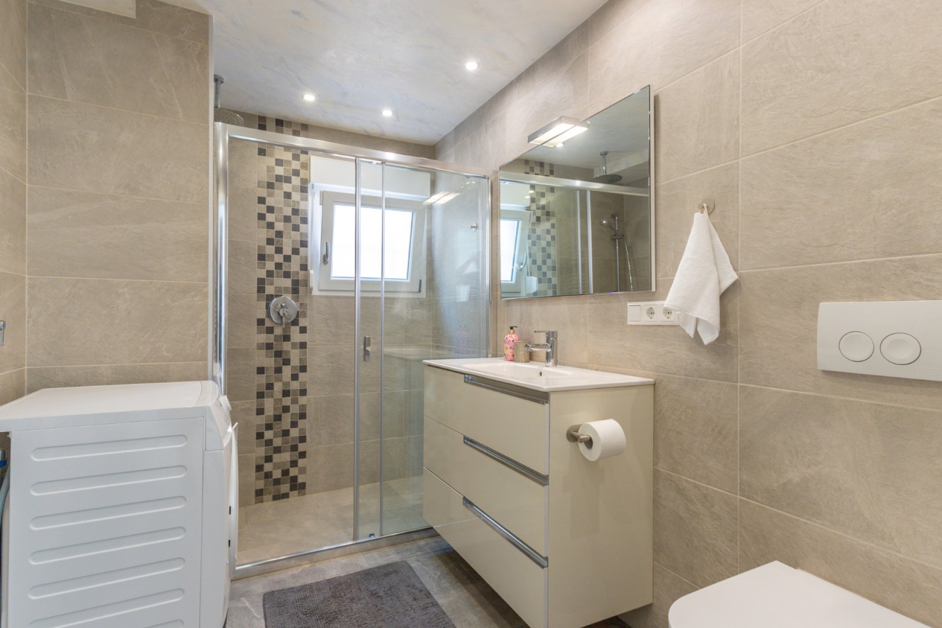 Revente - Villa / Jumelée -
Punta Prima - Costa Blanca