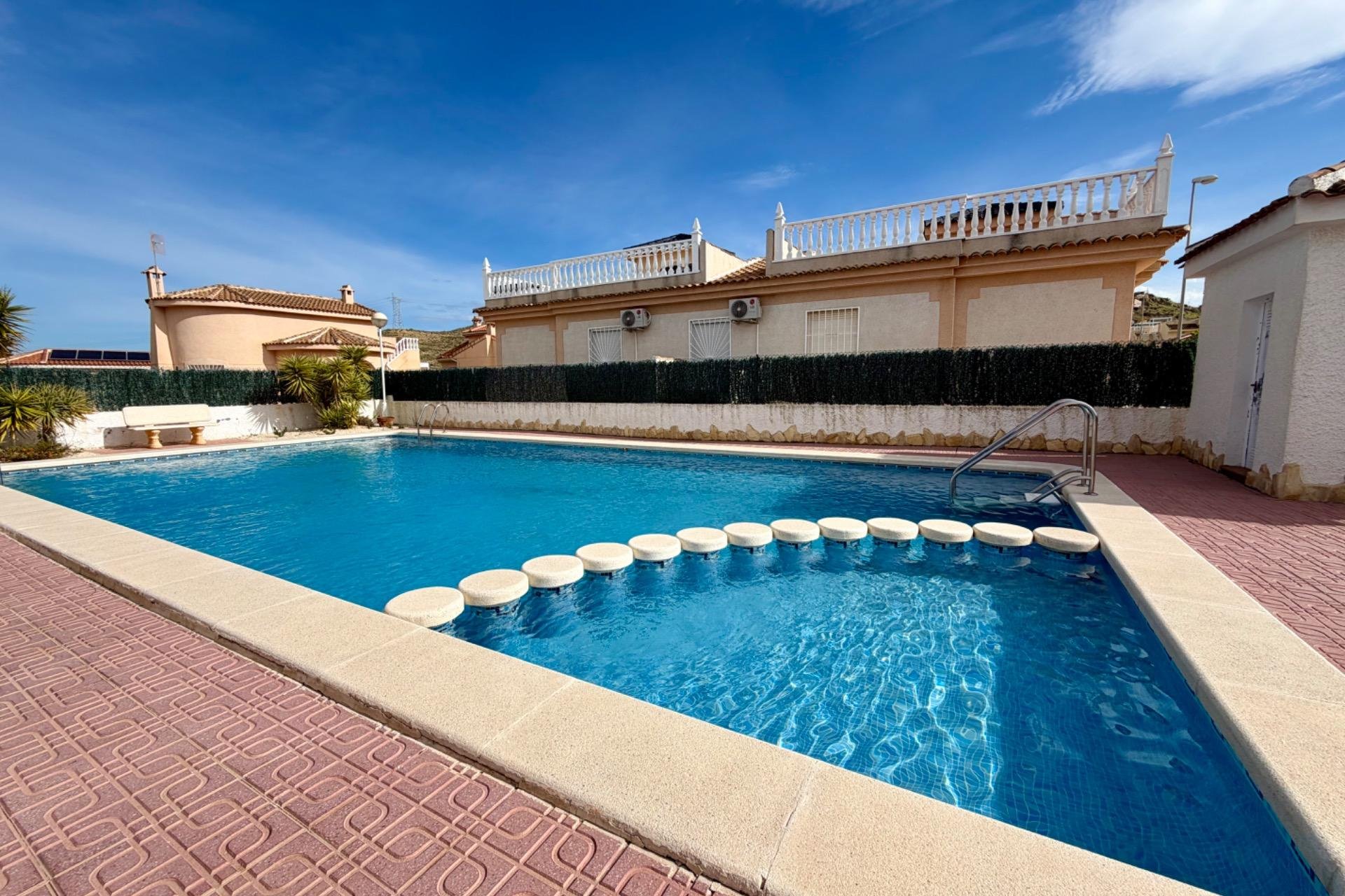 Revente - Villa / Jumelée -
Rojales - Pueblo