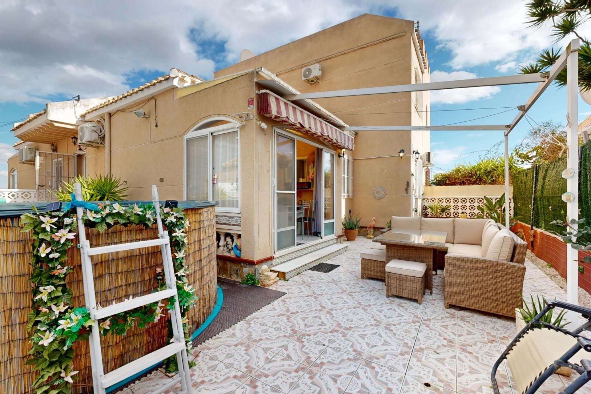 Revente - Villa / Jumelée -
San Miguel de Salinas - 03193