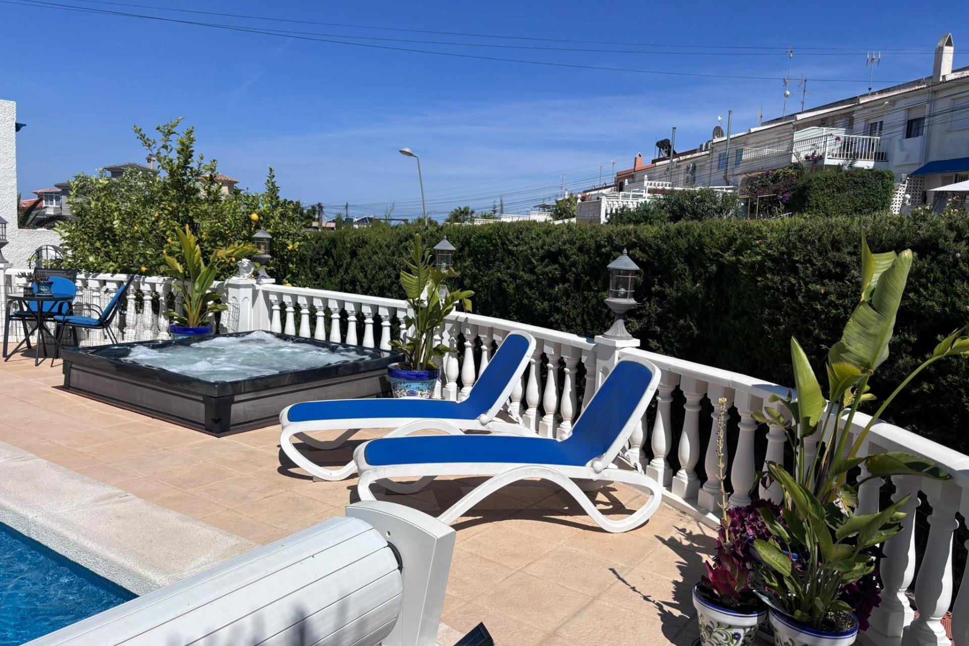 Revente - Villa / Jumelée -
Torrevieja - Los Balcones