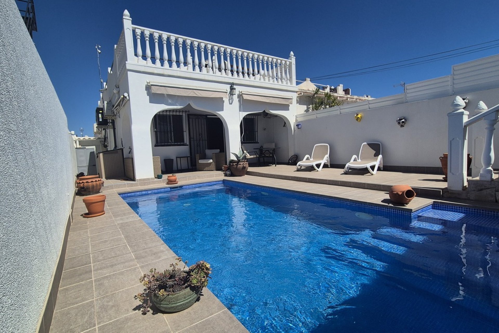 Revente - Villa / Jumelée -
Villamartin - Costa Blanca