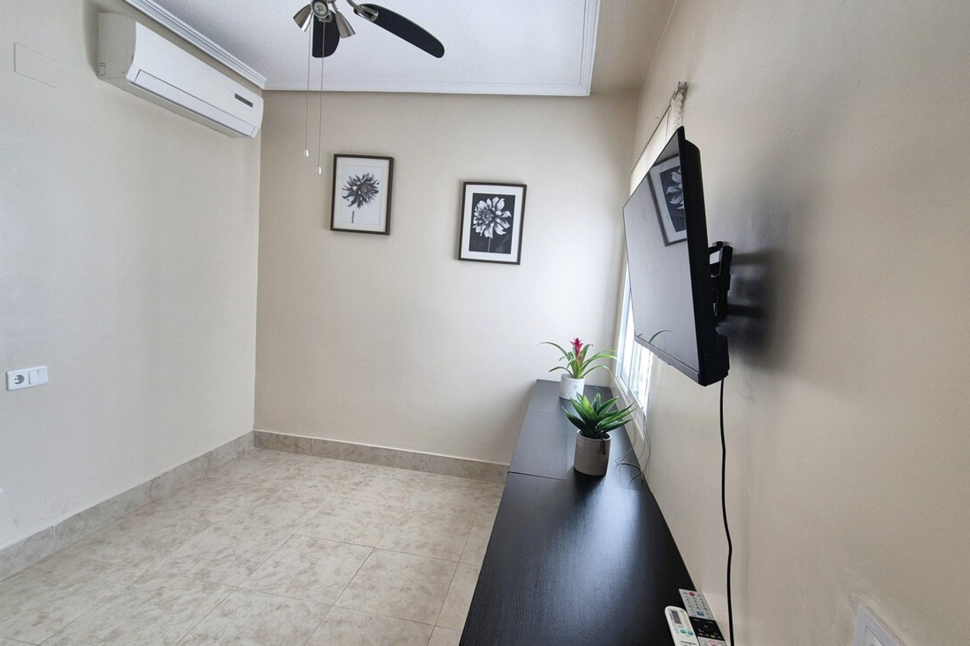 Revente - Villa / Jumelée -
Villamartin - Costa Blanca