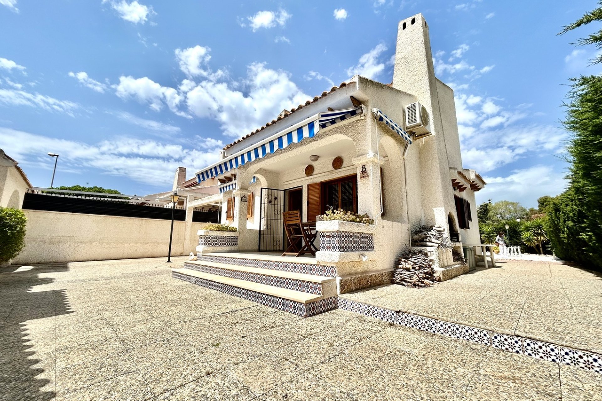 Revente - Villa -
La Zenia - Costa Blanca