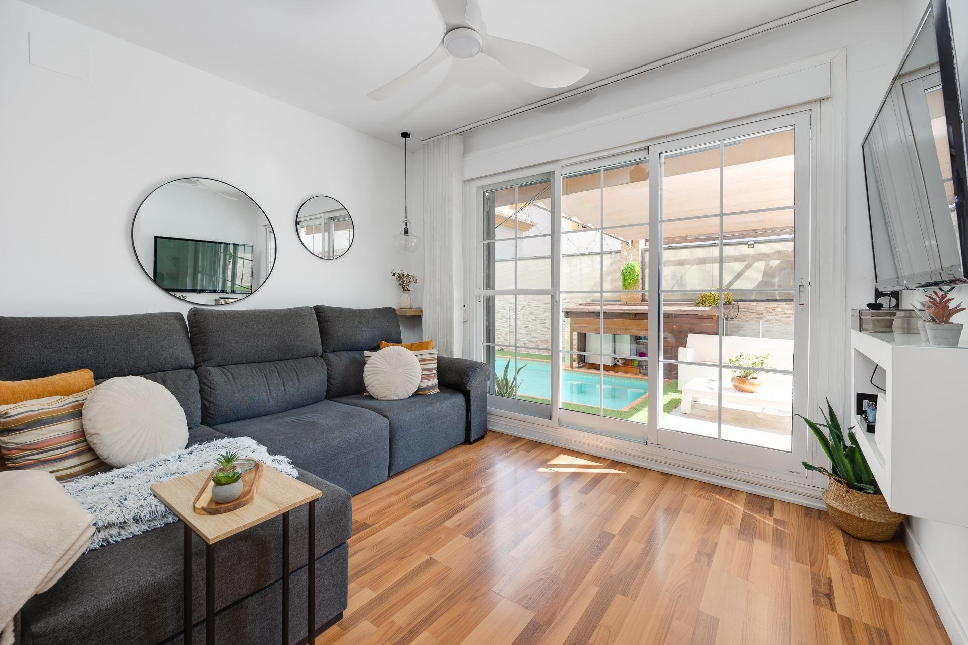 Revente - Villa -
Los Montesinos - La Herrada