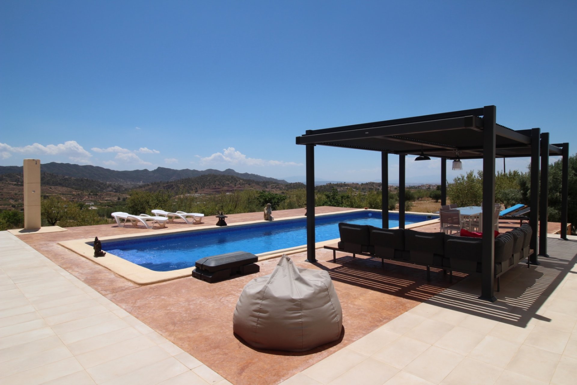 Revente - Villa -
Macisvenda - Inland