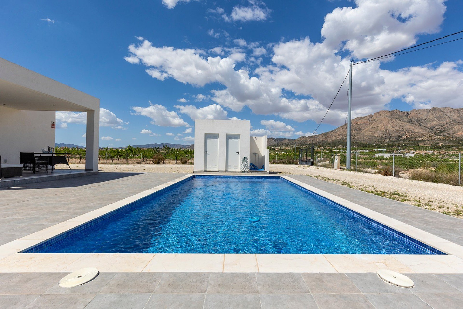 Revente - Villa -
Macisvenda - Inland