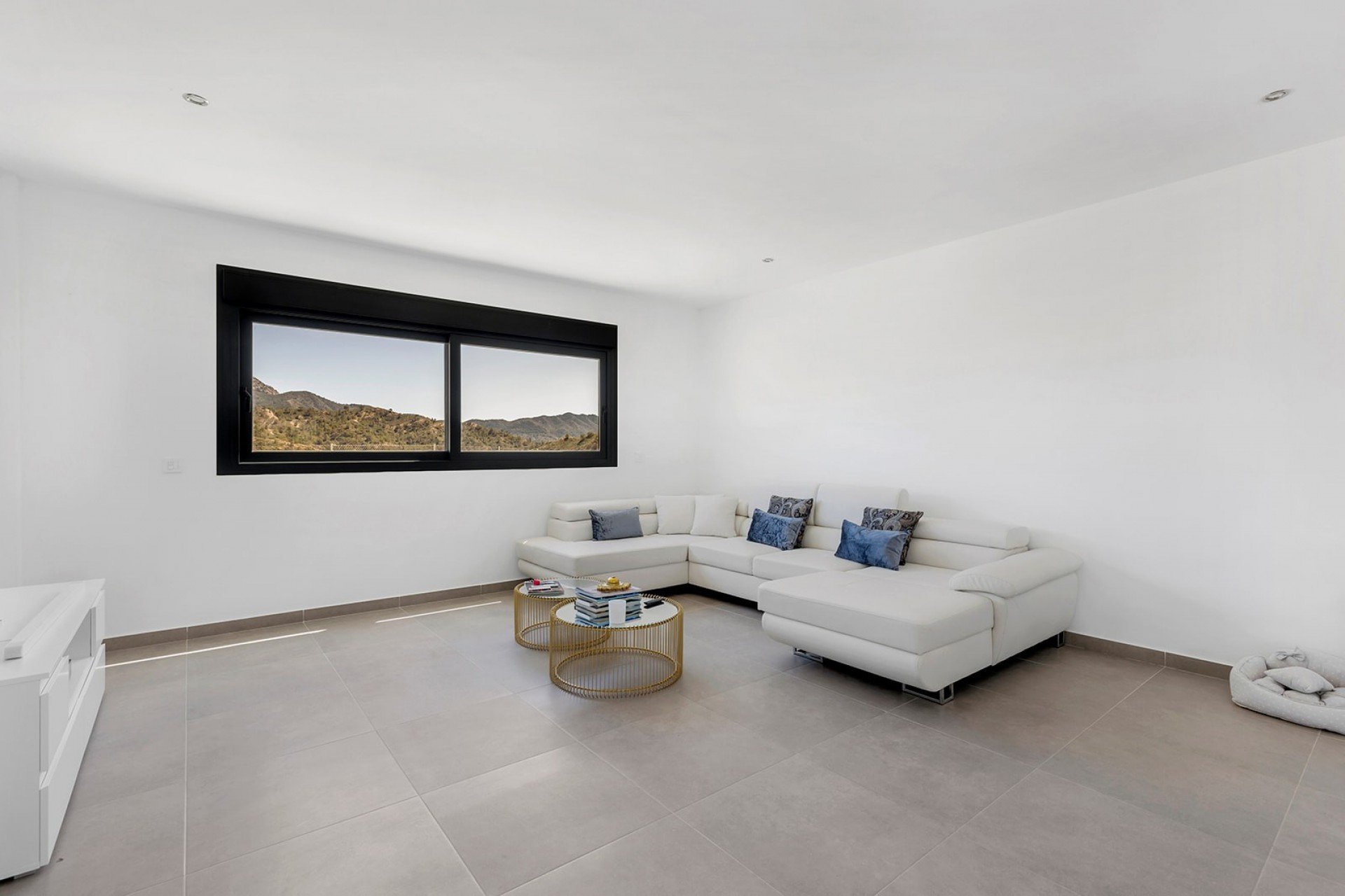 Revente - Villa -
Macisvenda - Inland