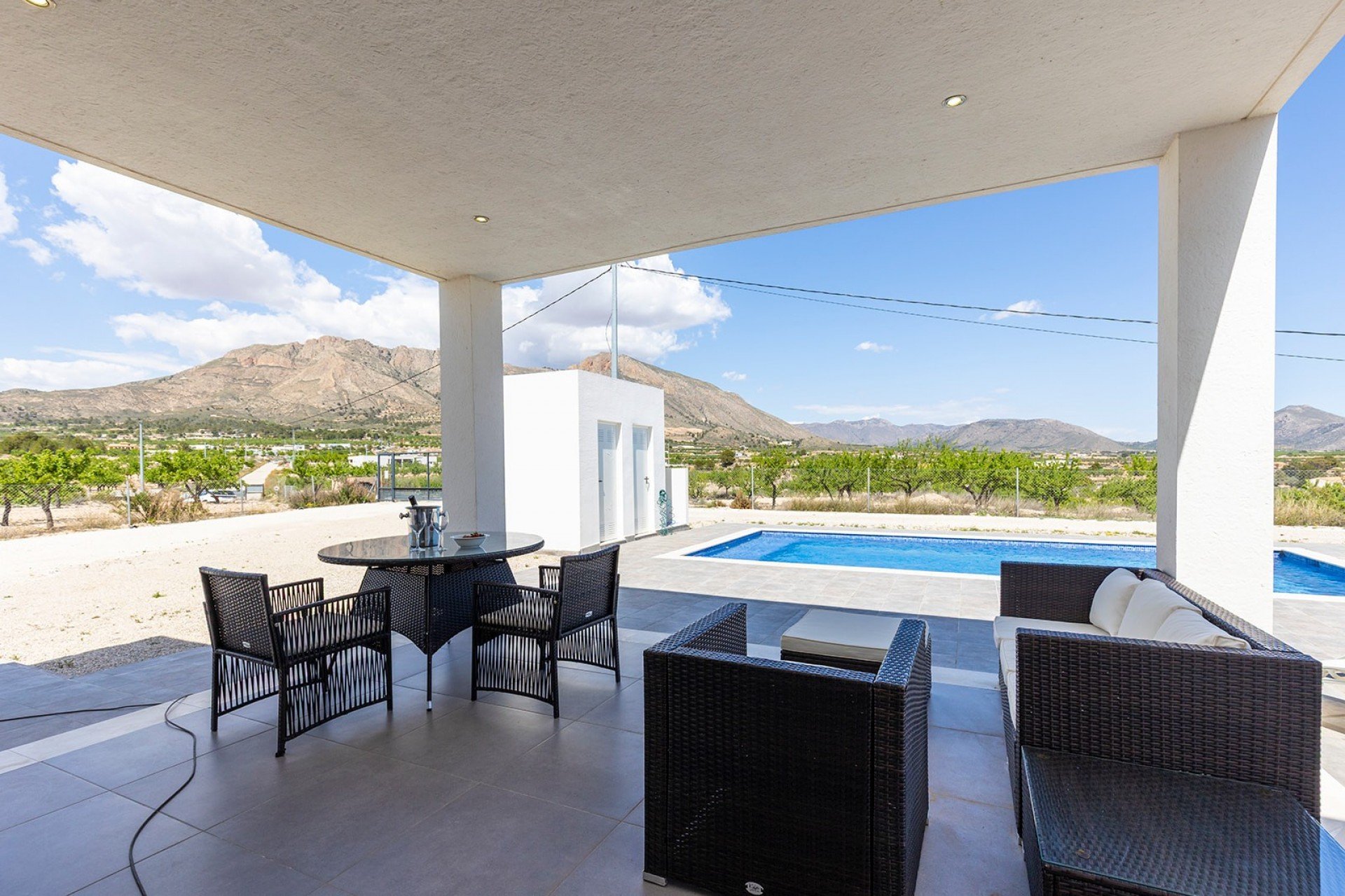 Revente - Villa -
Macisvenda - Inland