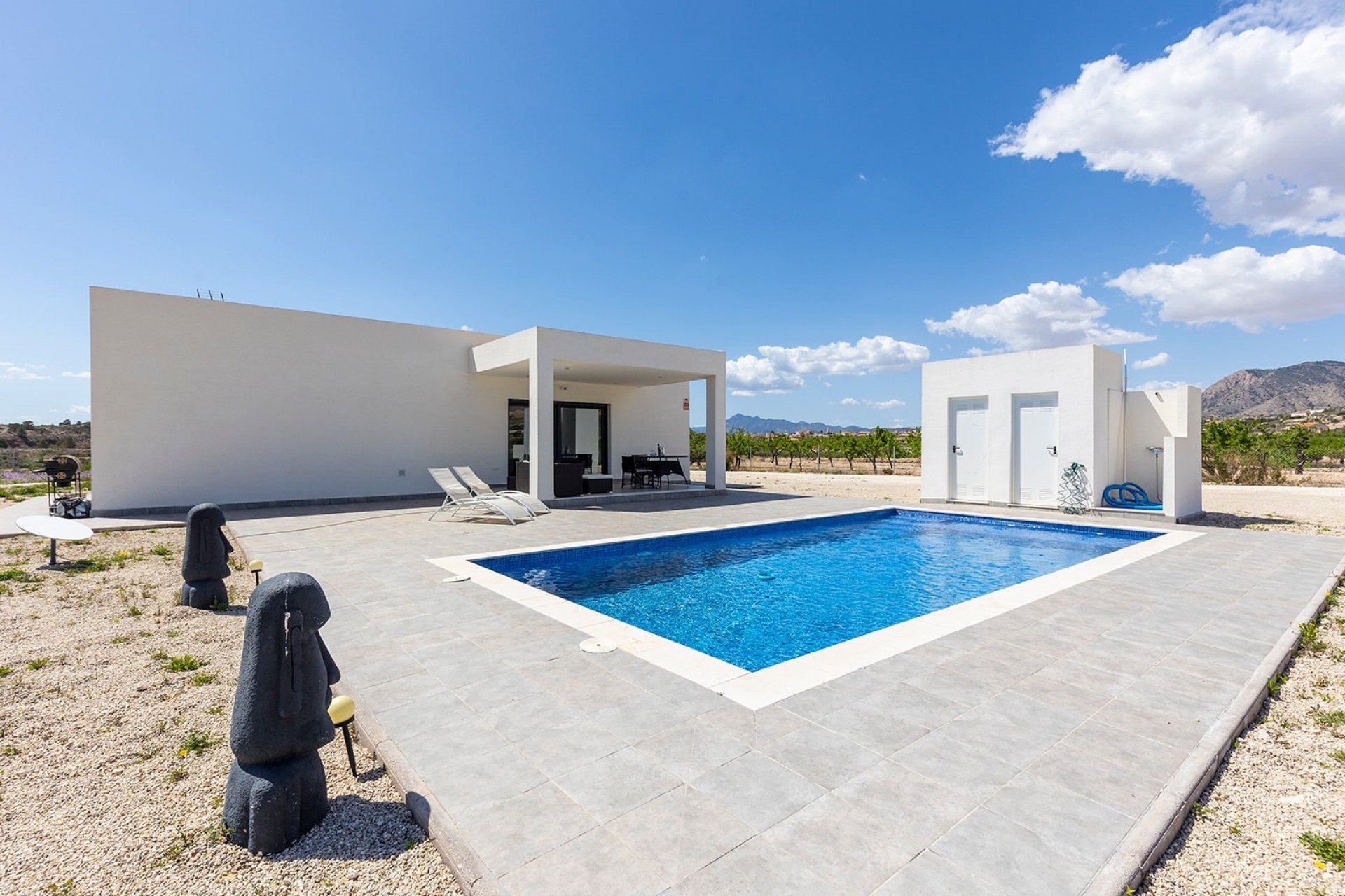 Revente - Villa -
Macisvenda - Inland