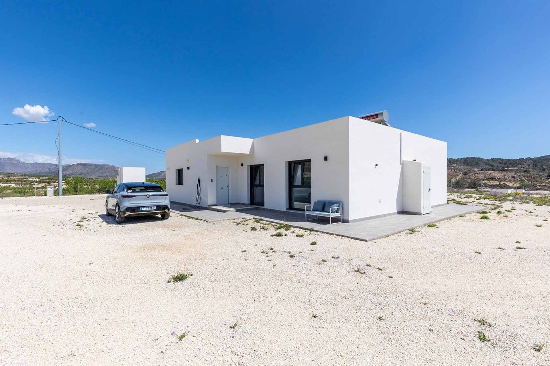 Revente - Villa -
Macisvenda - Inland