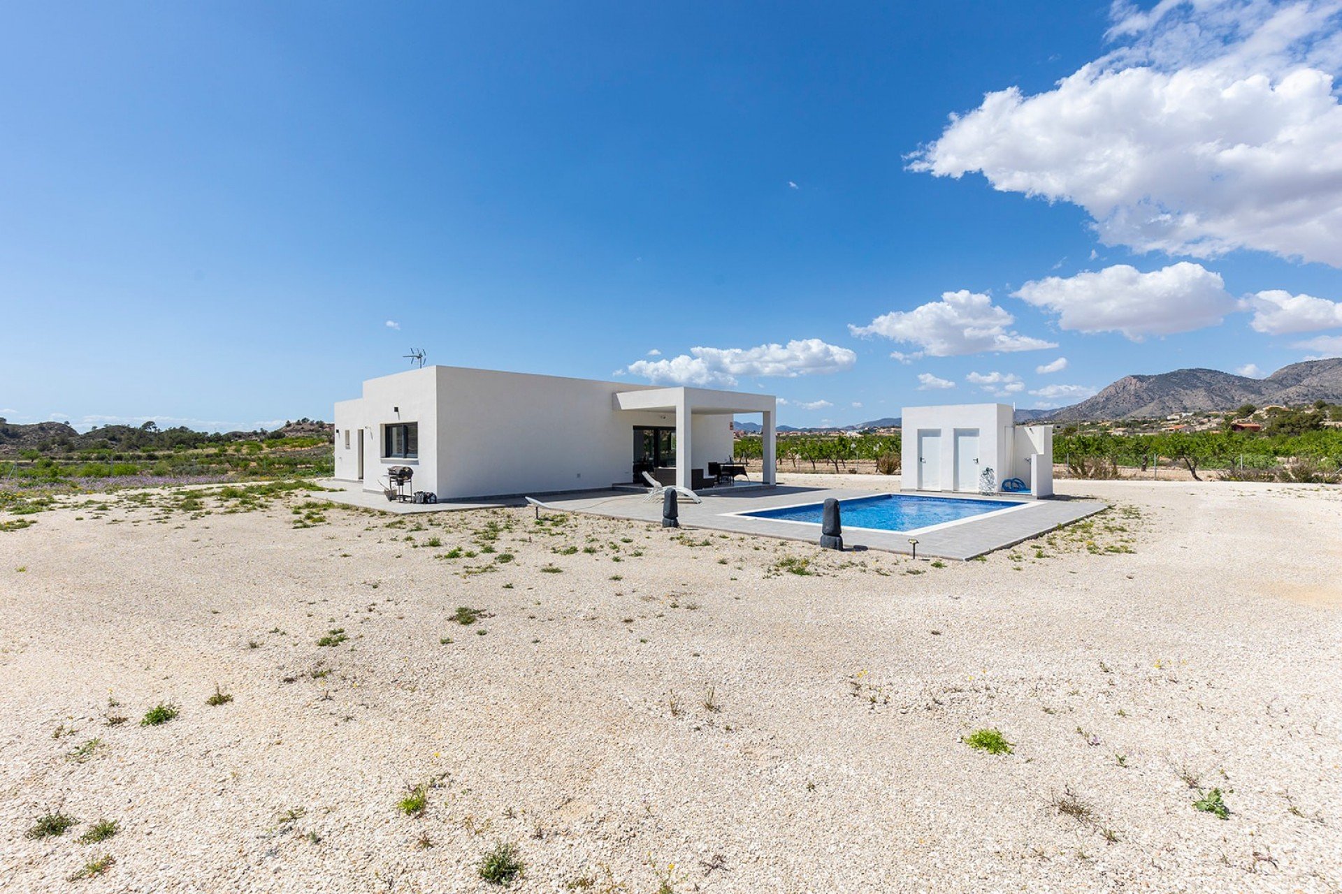 Revente - Villa -
Macisvenda - Inland