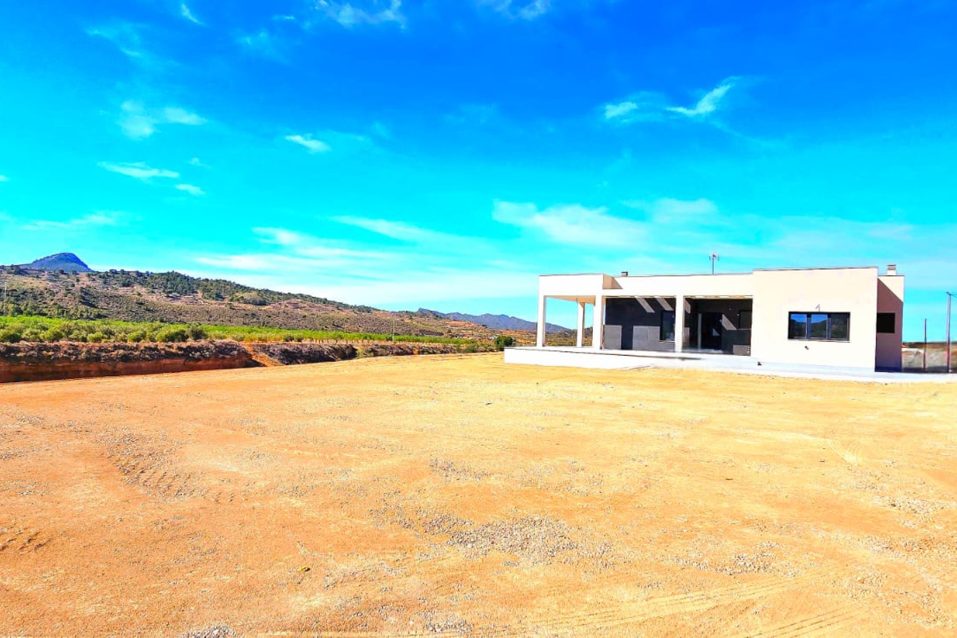 Revente - Villa -
Macisvenda - Inland