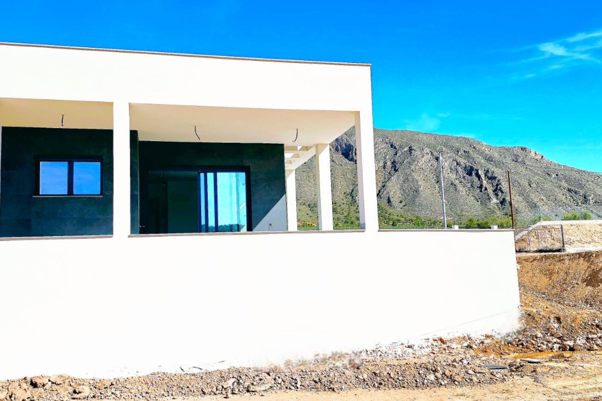 Revente - Villa -
Macisvenda - Inland