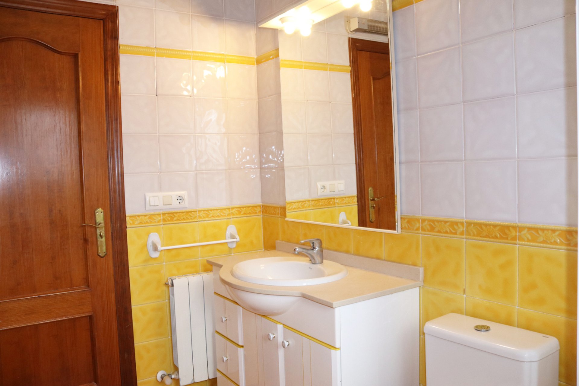 Revente - Villa -
Orba - Inland