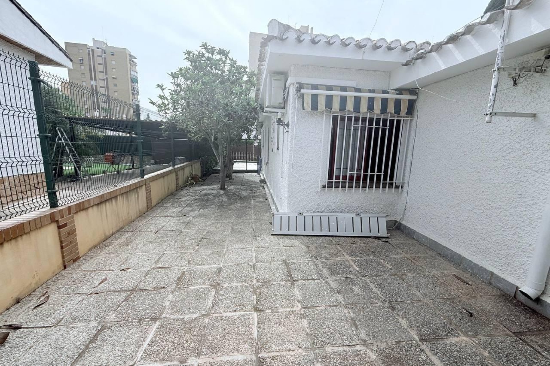 Revente - Villa -
Orihuela Costa - Campoamor